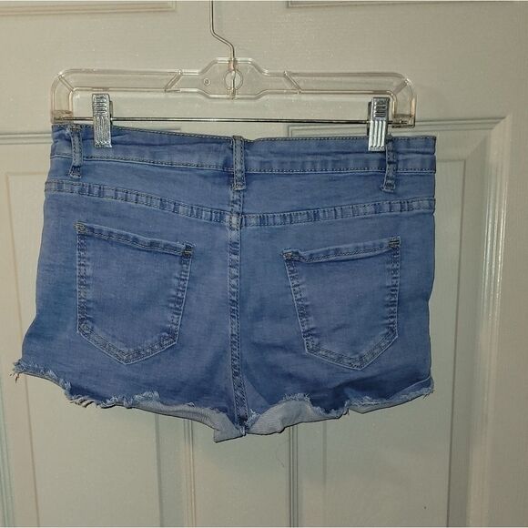 💙 Nwot Cute Cut Off Shorts 💙 - Picture 8 of 8